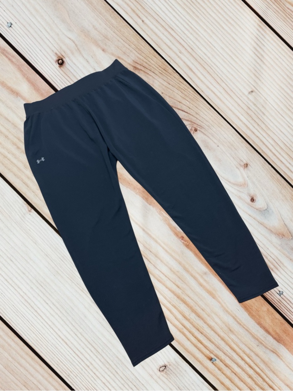Under Armour M black loose fit tapered pant